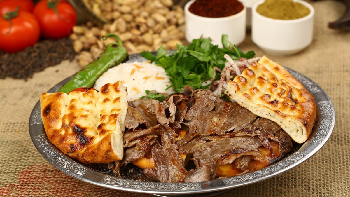 Food from the Mr Döner Wolt venue